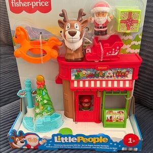 Fisher-Price Little People Holiday Playset with Red Sleigh and Green Tree